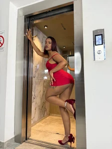 DollyBrowncc TOO TEMPTING DOLLY Poză 3
