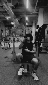Taylor_gray7 Public 사진 4