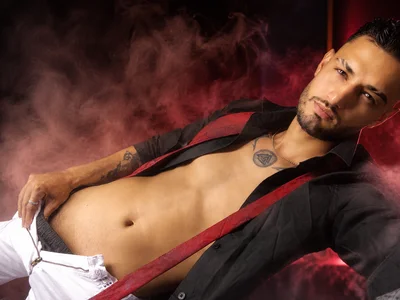 King_sexxx69のA LITTLE MORE ABOUT MEの 3枚の写真