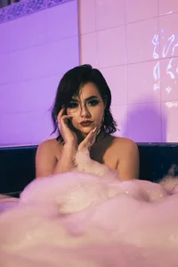 HollyCarteer Hot bath Bilde