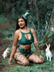 ElleGisellee ST. PATRICK 💚🍀 Pic 6