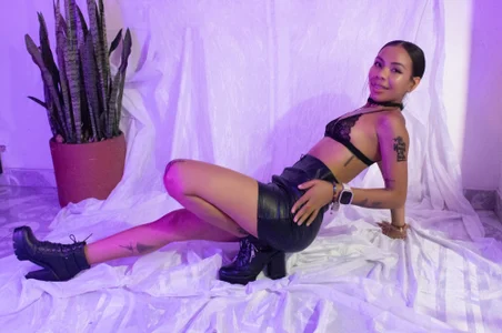 goddess ebony👸🏽 👠👠 od Hellen_Sky  9 snímek