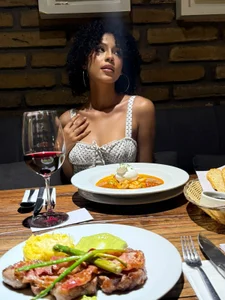 Lila-Rose Wanna join my dinner?🥂💋 Immagine  3