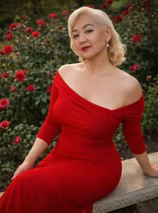 AmelieLuxのred 💘の 2枚の写真