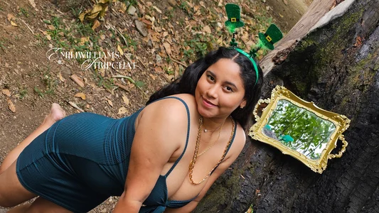 EmiliWilliams San Patrick 🍀💚 Pic 9