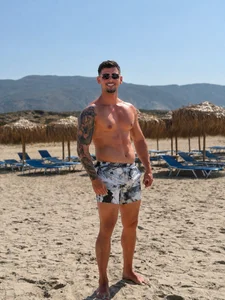 ClintMasters 🏝️ Poză 2