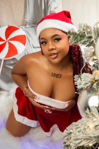 Maaracooper DECEMBER, BUT MAKE IT FLIRTY🎄😉💋 Pic 2