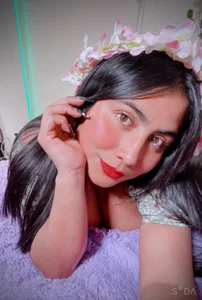 Olivia_Morrys Public Pic 5