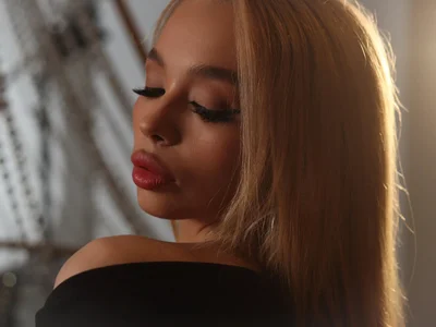 Public od KateEvancee  9 snímek