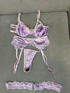 AngelinaWett pics of my few lingerie sets, what will you choose? Bilde 9