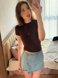 MargaretShyandSkinny purchasing things <3  2টি ছবি
