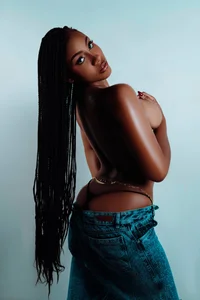 Sofia_Stanleyの“My Jeans… Your Imagination”の 4枚の写真