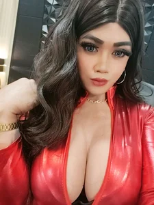 HugeMagnificent11inCock kullanıcısının RED ♥️ albümü -  2 fotoğraf