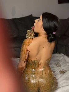 susan_zc Melt on my skin, just like chocolate 🍫😈 Pic