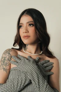 Classic Girl od ViolettHansson  4 snímek