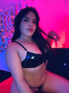 Ari_coleman “Pretty trouble in black 💄” 사진 3