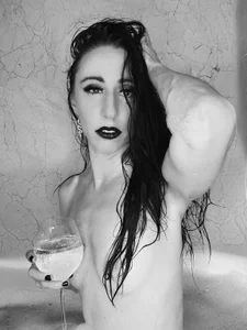 RheaRoxx Public Pic 7