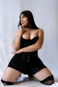 jasmincollin_の🖤Seduction in Black🖤の枚の写真