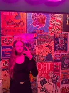 AraHallman's photo