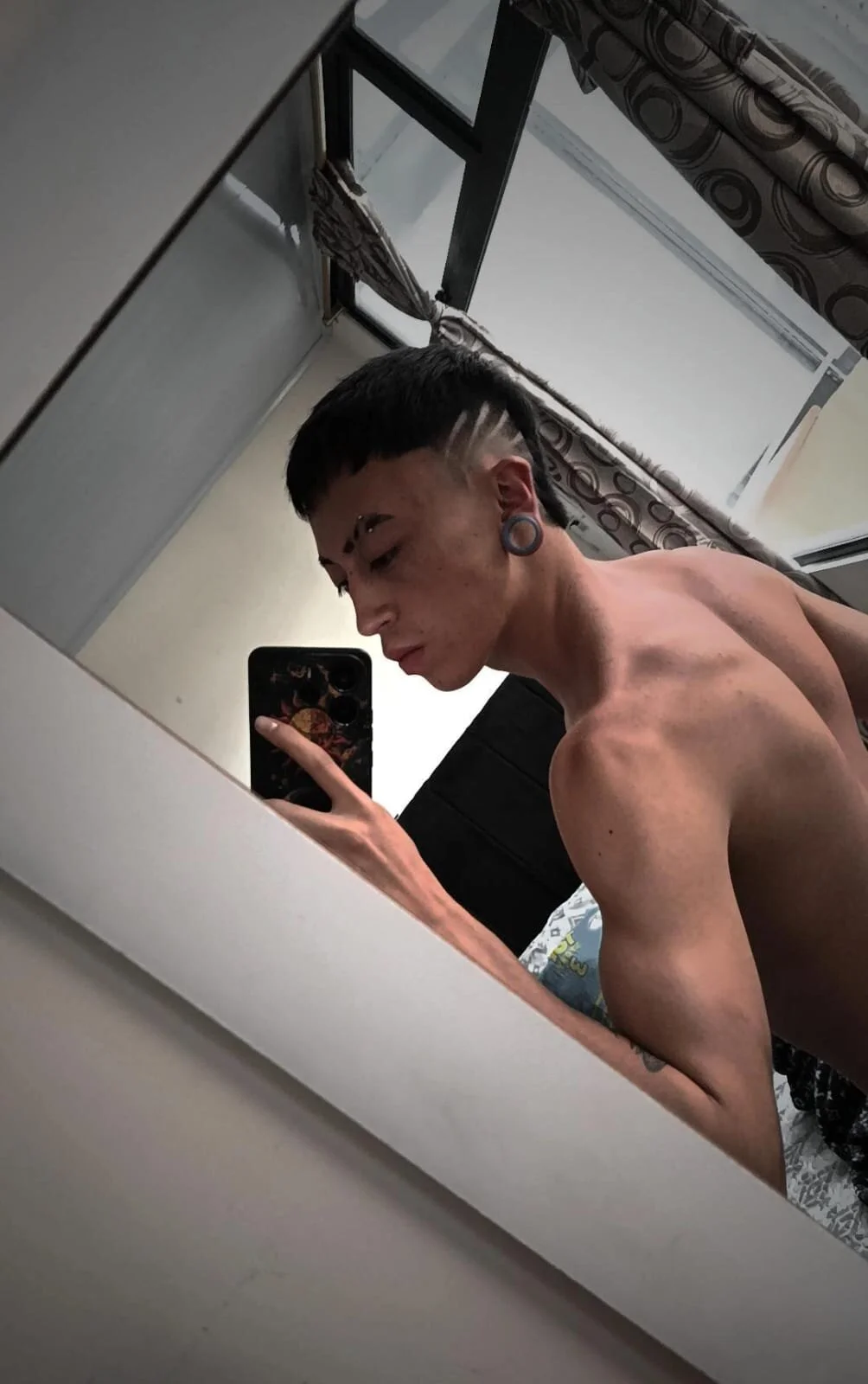 Yoshua_Smith Foto en Tendencia 401