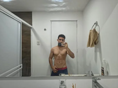 caius_bigcock1 kullanıcısının Do you really like my body that much? albümü -  4 fotoğraf