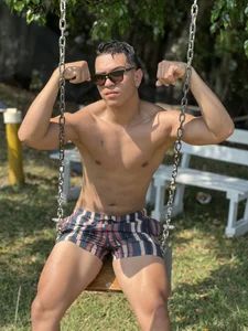 Taylor_John: Public ( 5 фото)