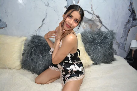 adajonnes Champagne and good company Pic 4