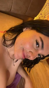 Julietha_Foxter_v I love looking at you intently.❤️ Bilde 2
