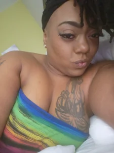 StallionMilf Just a regular ol country hood girl Pic
