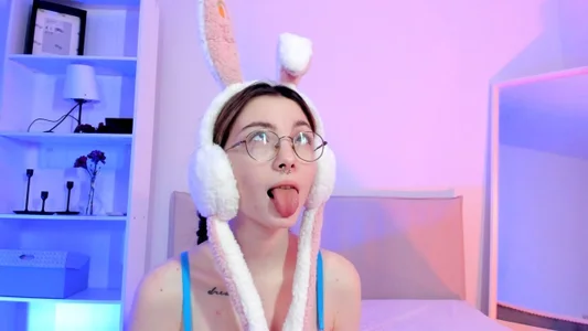 Relaxi_g1rl Do I look like a bunny? Pic
