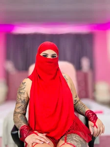 Nayla-Mouna Red is passion Pic 9