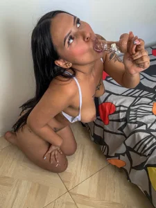 Would you fill me with milk? de CatalinaCruzz  2 Imagens