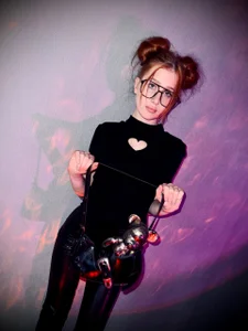 AmyFoxy Public Pic 7