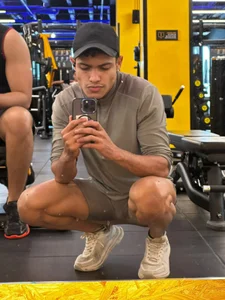 max_sex01のday at the gymの枚の写真