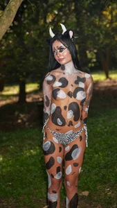 emily_dempsey kullanıcısının Moo-vingly Provocative 🐮 albümü -  fotoğraf