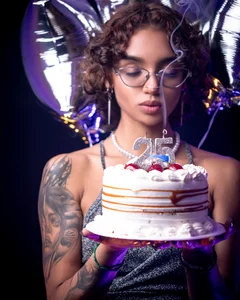 slutty_venus Happy birthday to me 🩷 Billede