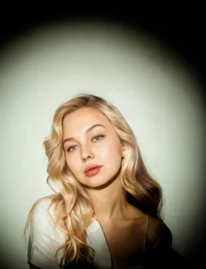 EvieMayson Color mood 💎 Pic 3