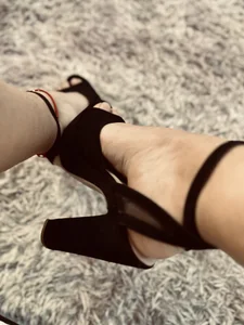 Marianamonroe_ Sexy feet 🔥 Pic 3