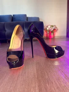 pinkheart_: My heels ( фото)