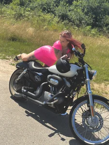 Naughty-Furby Public Foto 9