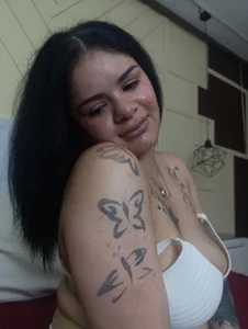 LolabANDSalome sexy girl Pic 4