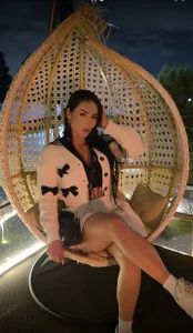 AntonelaNerii Public  9টি ছবি