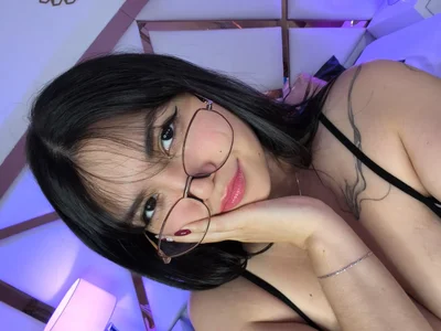 ViolettGreyy ANGELIC FACE 😈 Pic 2