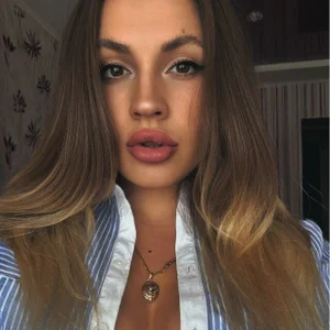 CelineBetzel Public Pic