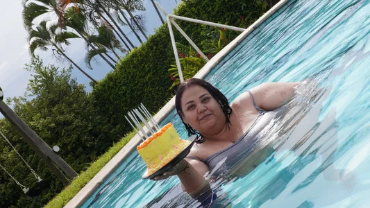 My Birthday in the pool 🎂🥳💦 de Alisson_am Foto 8
