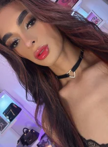 ISABELLA od isa-gomez  2 snímek