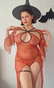TinniAngel Naughty witch 🧙‍♀️ tease Foto 3