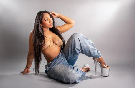 NaiomyLanes sexy body, lights, and sensuality 사진 7