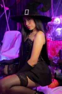 🔮 Under My Spell de Lia_Valenti  2 Imagens