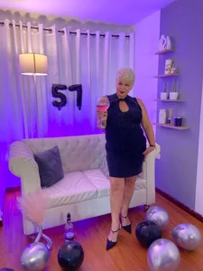 Lucy_Milf_68 happy birthday Pic